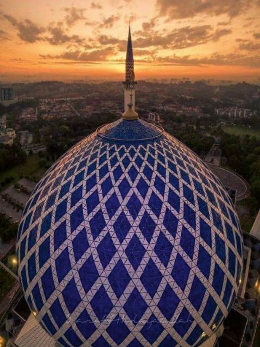 omera das Dach einer Moschee in Malaysia
