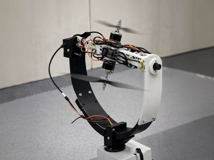 Spatial Flight Control, wenn der Drohnenflug dreidimensional gesteuert wird Spatial Flight Control, wenn der Drohnenflug dreidimensional gesteuert wird