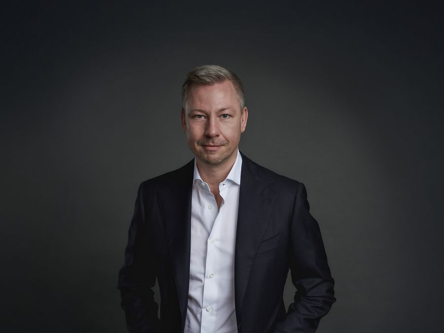 Karriere, stark, allein: Warum Erfolg Frauen oft die Liebe kostet Karriere, stark, allein: Warum Erfolg Frauen oft die Liebe kostet