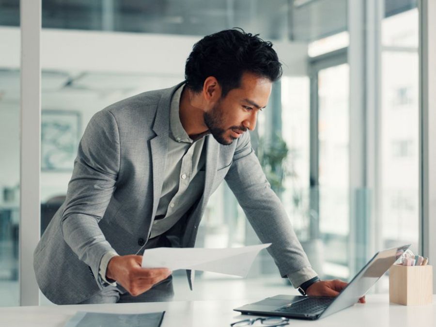 Technisches SEO im B2B: 9 Fehler, die Unternehmenswebsites unnötig Sichtbarkeit kosten Technisches SEO im B2B: 9 Fehler, die Unternehmenswebsites unnötig Sichtbarkeit kosten