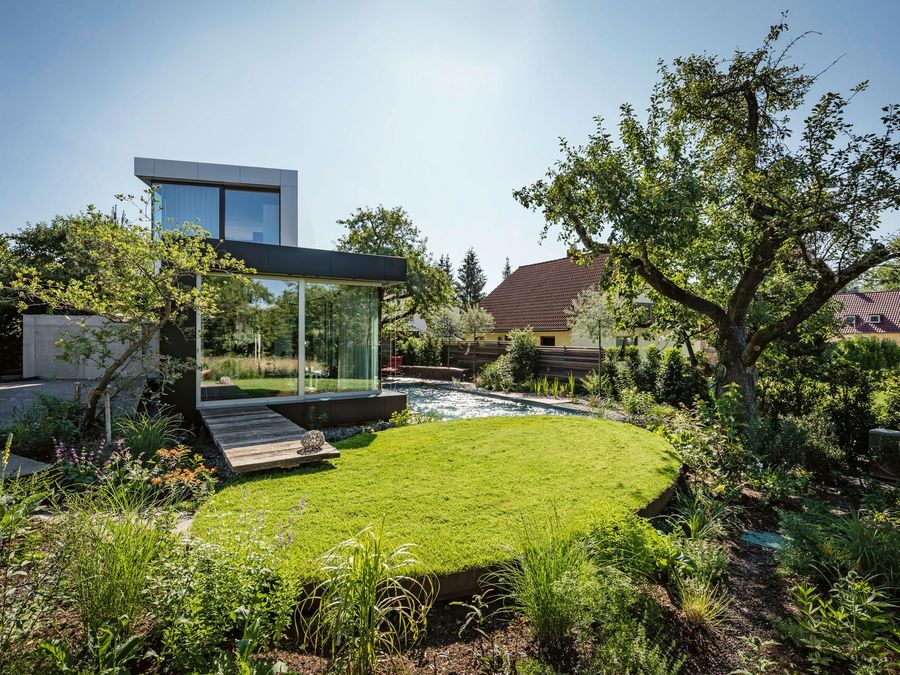 „Wir gestalten Gärten mit Charakter“ „Wir gestalten Gärten mit Charakter“