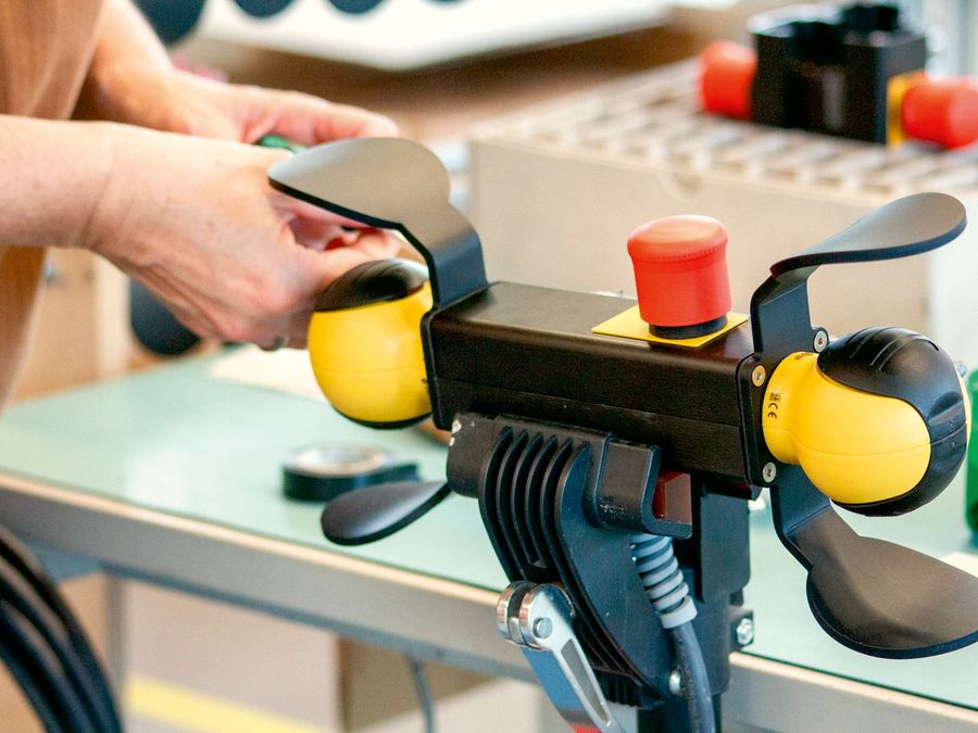 Zukunftsfähige Elektronik – mit Verantwortung gefertigt Zukunftsfähige Elektronik – mit Verantwortung gefertigt