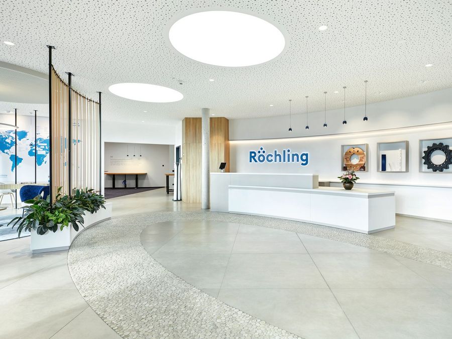 Klein, fein und robotergestützt Klein, fein und robotergestützt
