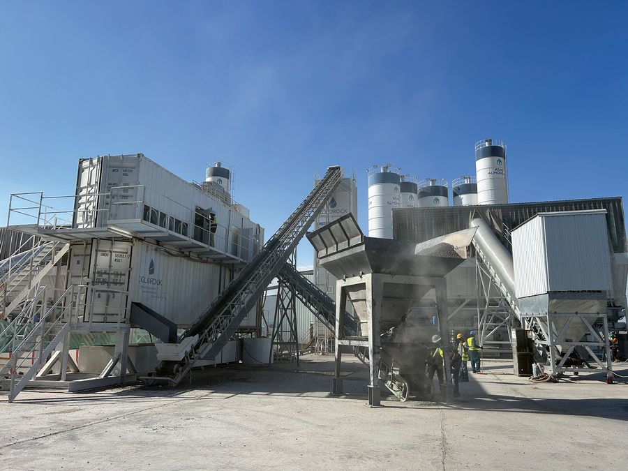 Tradition trifft Innovation im Kiesgeschäft Tradition trifft Innovation im Kiesgeschäft