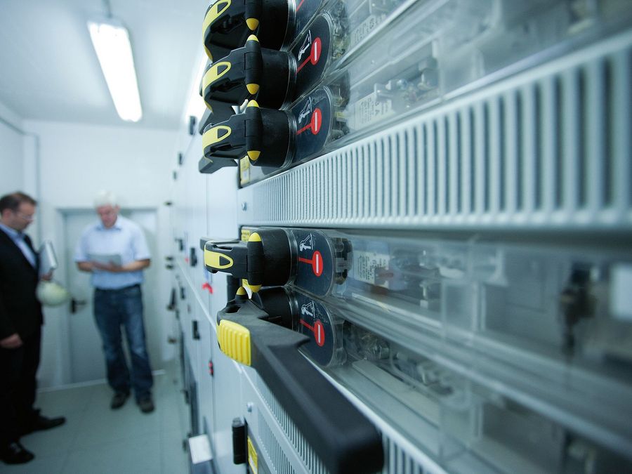 Mensch, Technik und Raum in Einklang bringen Mensch, Technik und Raum in Einklang bringen