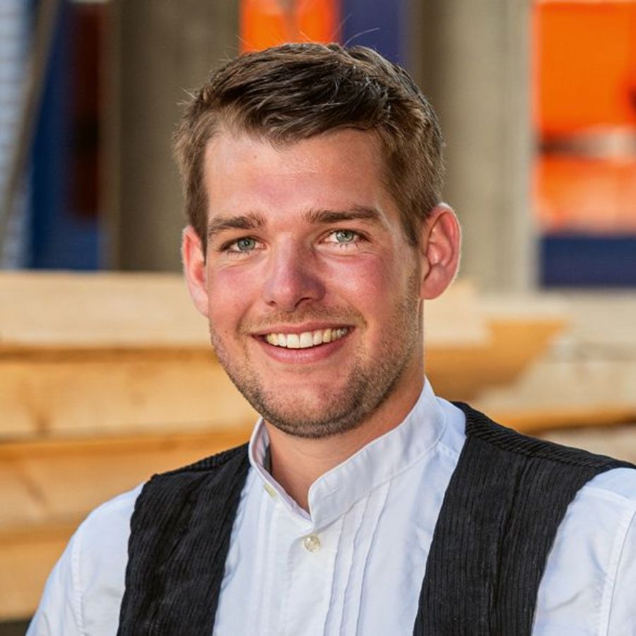 Jorne Boysen, Zimmermeister und Co-Geschäftsführer der BOYSEN ZIMMEREI GmbH & Co. KG Jorne Boysen, Zimmermeister und Co-Geschäftsführer der BOYSEN ZIMMEREI GmbH & Co. KG